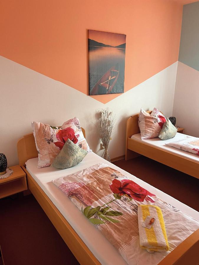 Fruehstueckspension Elena Nicoleta Caltun Fischamend Esterno foto